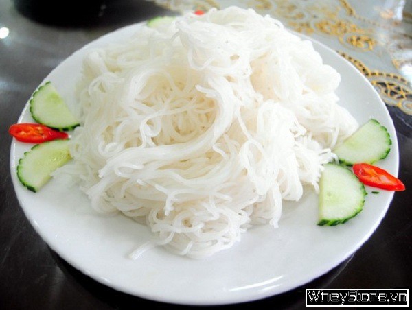 Phân tích chi tiết: 100g bún tươi bao nhiêu calo — và những yếu tố làm con số ấy dao động