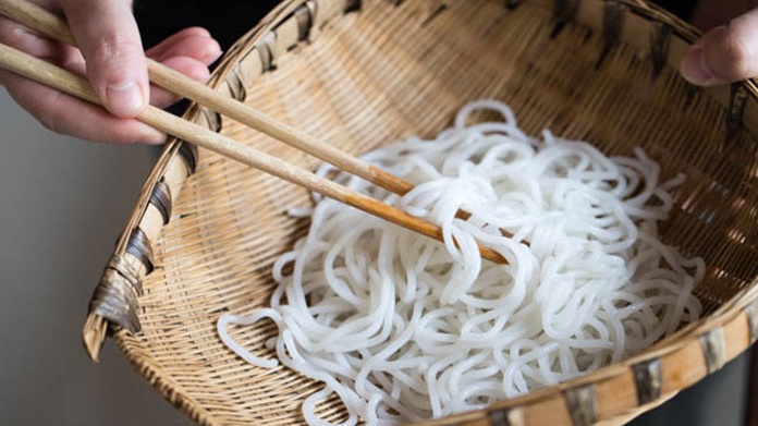 Bún được làm từ gì? Và tại sao thành phần lại quan trọng đến thế? Bún được làm từ gì? Và tại sao thành phần lại quan trọng đến thế?