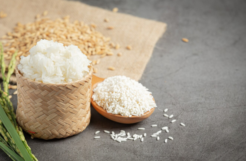 Bánh tét bao nhiêu calo? — Phân tích theo từng loại cụ thể