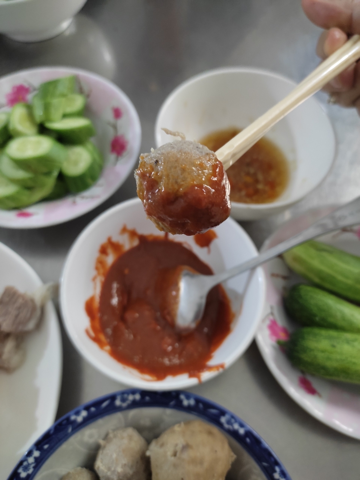 Ấn tượng đầu tiên: Một viên bò viên không bao giờ chỉ là “một viên bò viên”