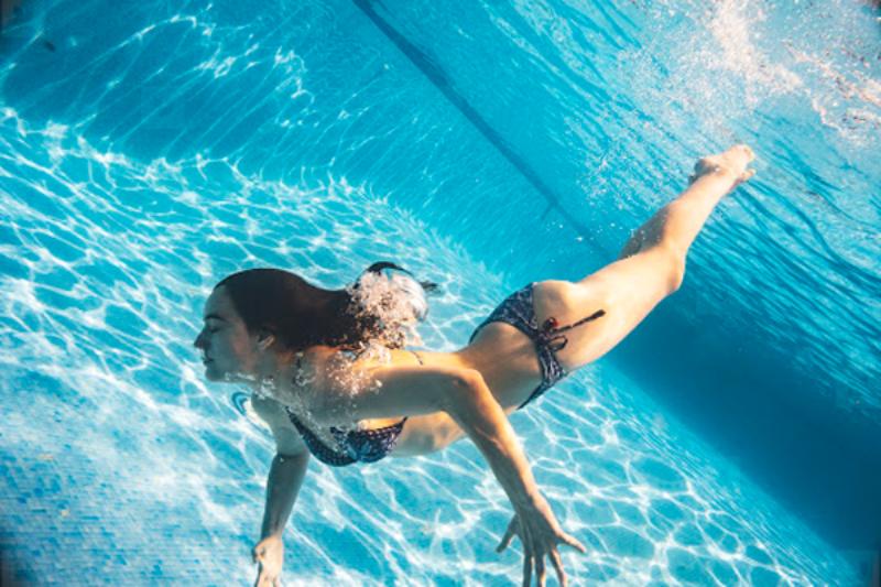 Vì sao con số “bơi 1 tiếng đốt bao nhiêu calo” lại chênh lệch tới 350 calo?