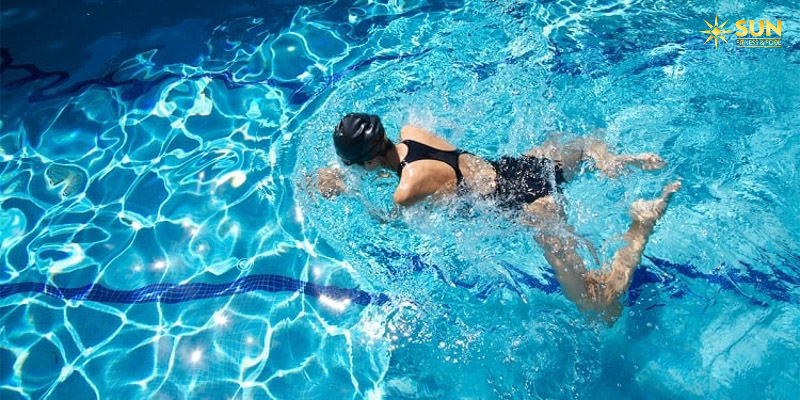 Vì sao nhiều người tin bơi ếch “đánh bay mỡ bụng” trong 1 tháng?