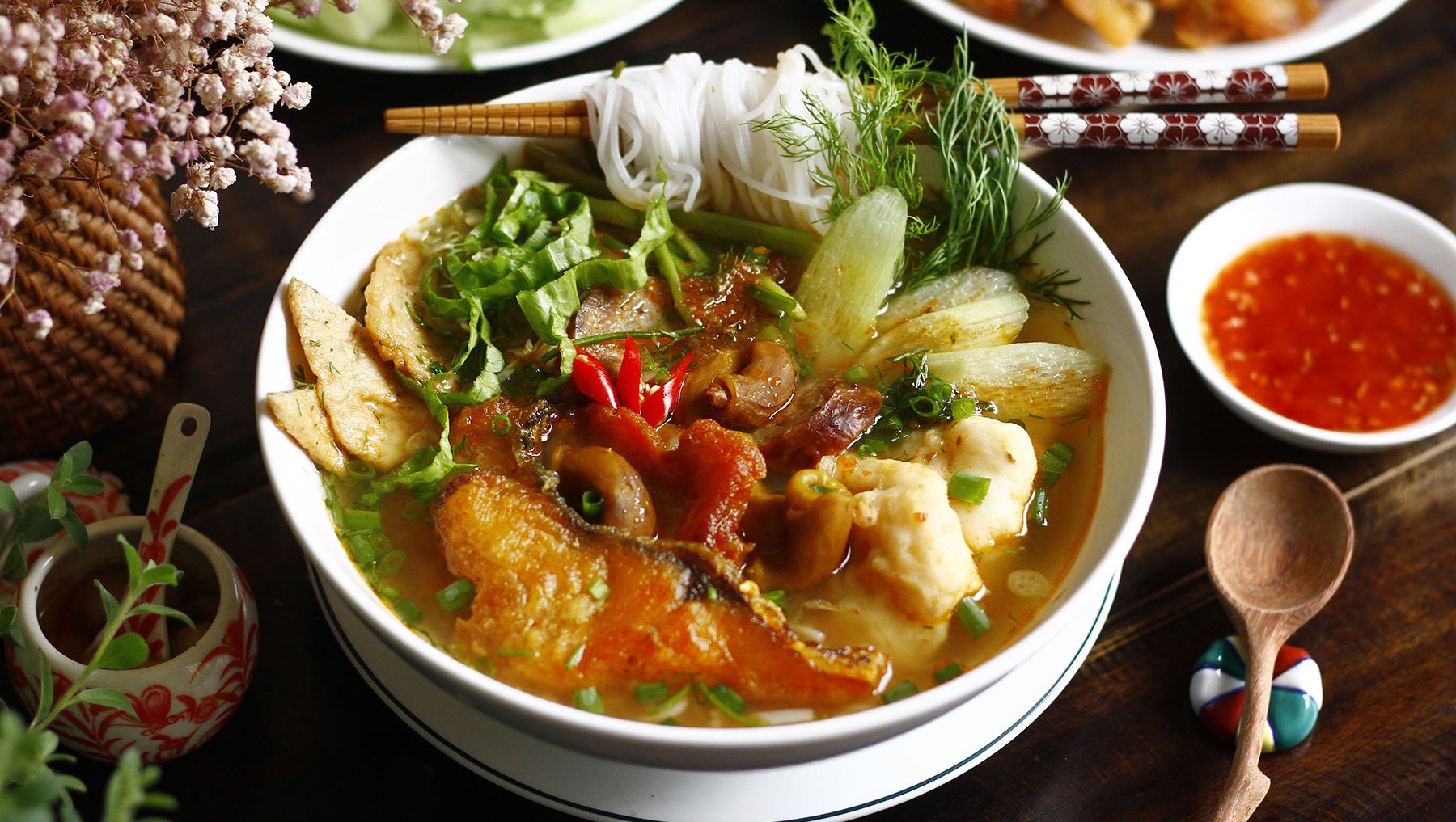 Tại sao “bún cá Đà Nẵng” và “bún cá Hải Phòng” lại khác nhau đến 250 kcal/bát? Tại sao “bún cá Đà Nẵng” và “bún cá Hải Phòng” lại khác nhau đến 250 kcal/bát?