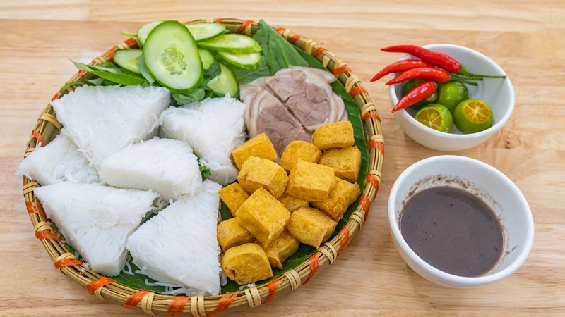 Sai lầm thường gặp khi ăn bún đậu mắm tôm — và cách sửa ngay hôm nay Sai lầm thường gặp khi ăn bún đậu mắm tôm — và cách sửa ngay hôm nay