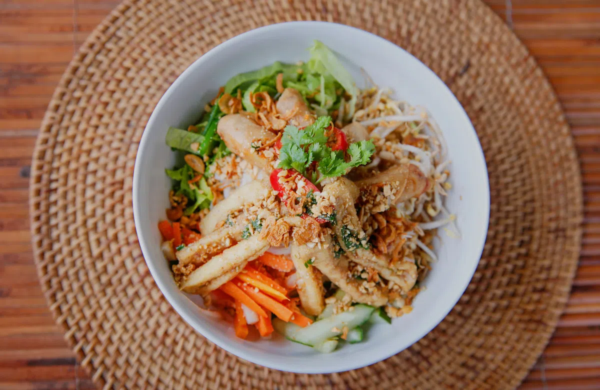 Bún thịt nướng bao nhiêu calo? Không phải ước lượng — là tính toán từng thành phần