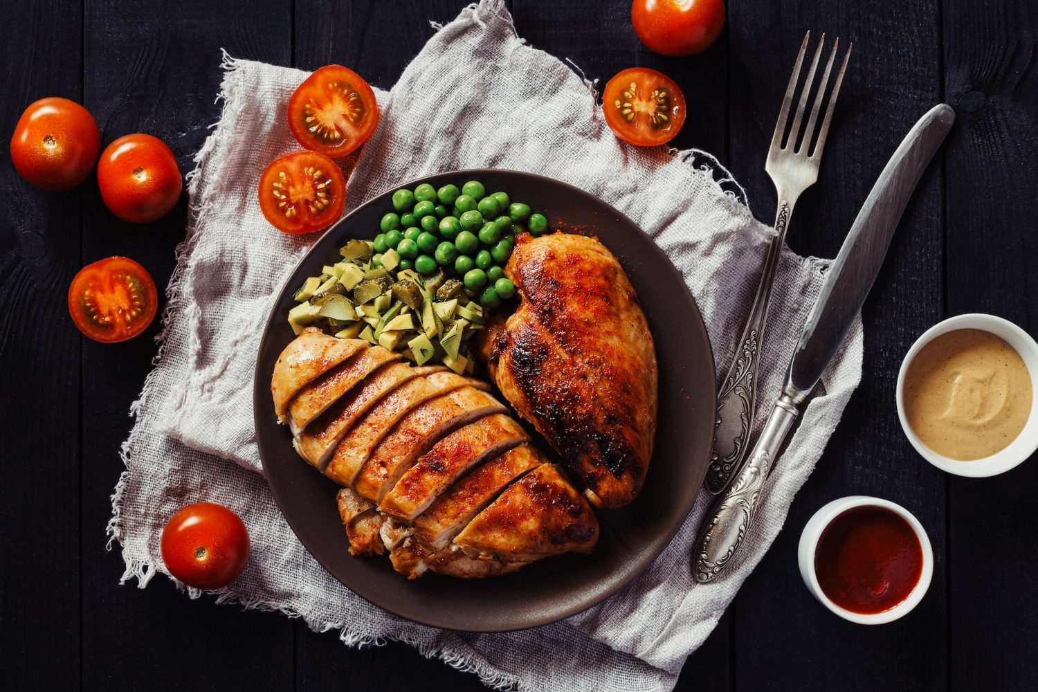 Thành phần dinh dưỡng trong ức gà: Tại sao nó là “vua protein” cho người giảm cân?