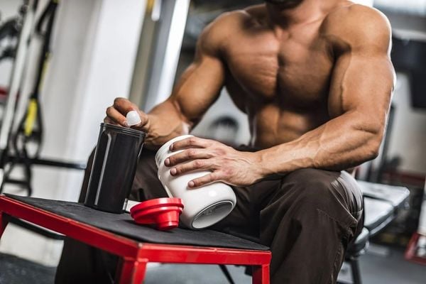 Pha creatine thế nào để tan hoàn toàn, không vón cục và giữ nguyên hoạt chất?