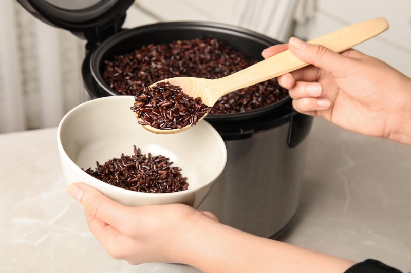 Sơ chế gạo lứt: bước tưởng đơn giản nhưng quyết định 50% thành bại Sơ chế gạo lứt: bước tưởng đơn giản nhưng quyết định 50% thành bại