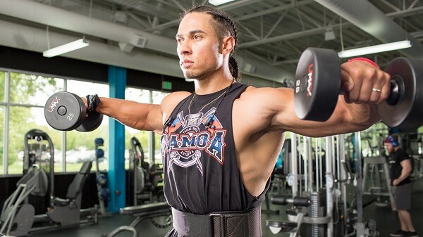 Hướng dẫn tập lateral raise đúng kỹ thuật — từng milimet, từng nhịp thở