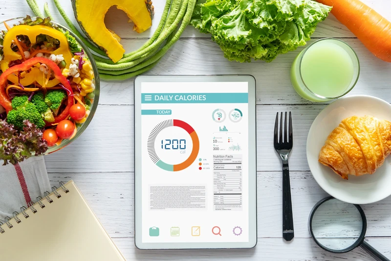 Gợi ý thực đơn mẫu 1400–1600 kcal/ngày — đủ no, đủ dinh dưỡng, dễ làm