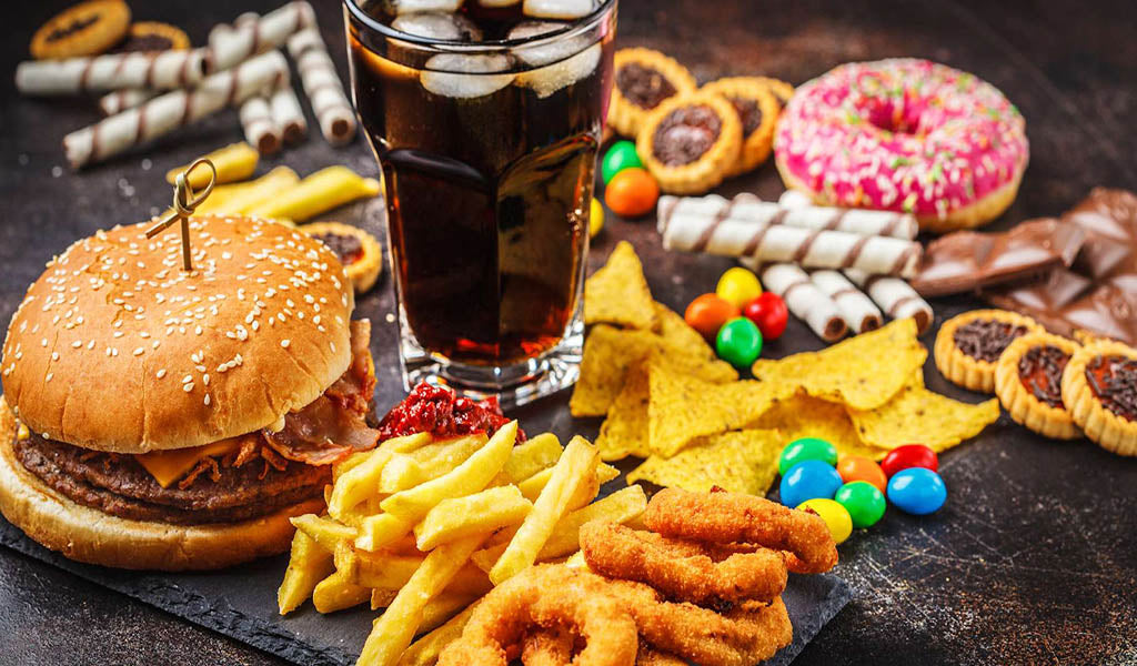 Cheat Meal khác Cheat Day như thế nào? Đừng nhầm lẫn — hậu quả rất thật