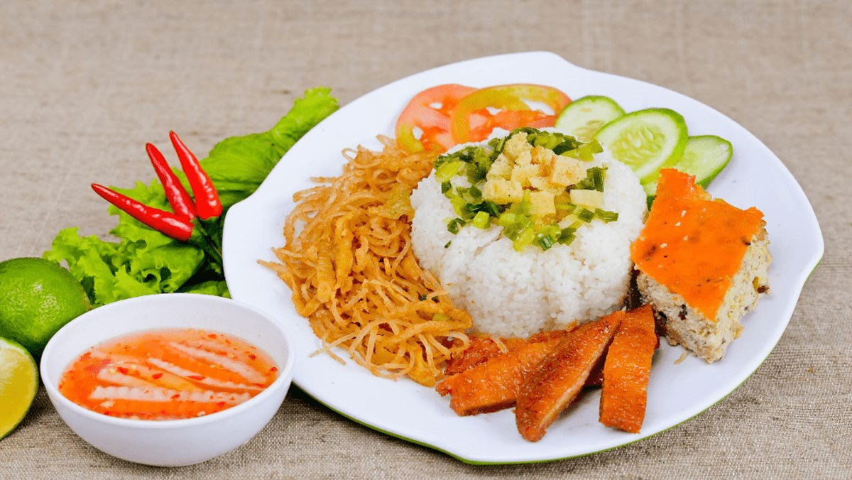 Thành phần dinh dưỡng trong 1 đĩa cơm tấm: Không phải chỉ có “cơm + sườn”
