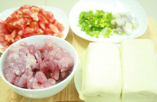 Vì sao đậu khuôn nhồi thịt lại gây băn khoăn về calo?