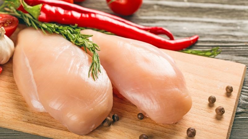 Cách xử lý đùi gà đúng cách để tối ưu calo và dinh dưỡng Cách xử lý đùi gà đúng cách để tối ưu calo và dinh dưỡng