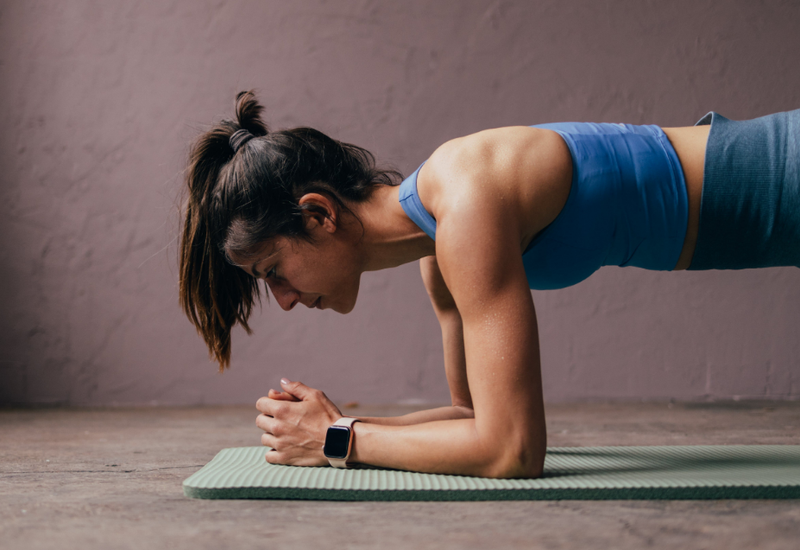 Hướng dẫn chi tiết cách tập jumping jacks đúng — từng giai đoạn Hướng dẫn chi tiết cách tập jumping jacks đúng — từng giai đoạn