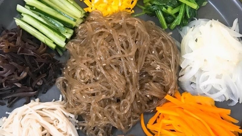 Thành phần chính trong miến trộn và giá trị calo từng phần Thành phần chính trong miến trộn và giá trị calo từng phần