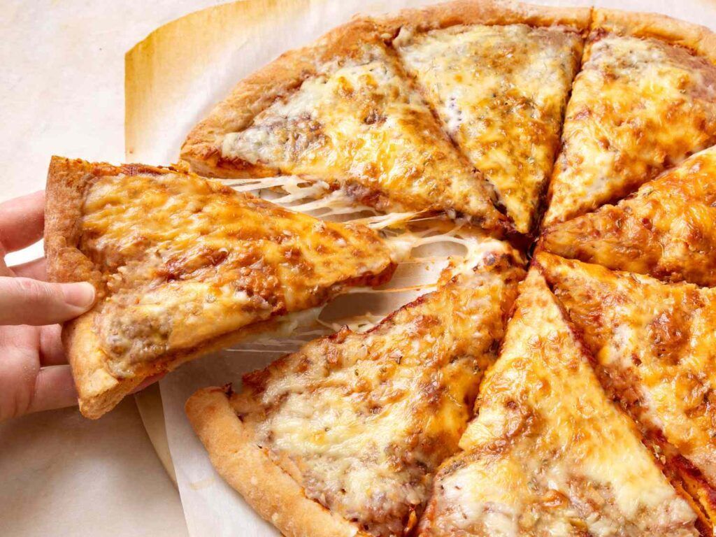Cách ăn pizza hợp lý — không kiêng, không guilty, chỉ cần 4 quy tắc cụ thể