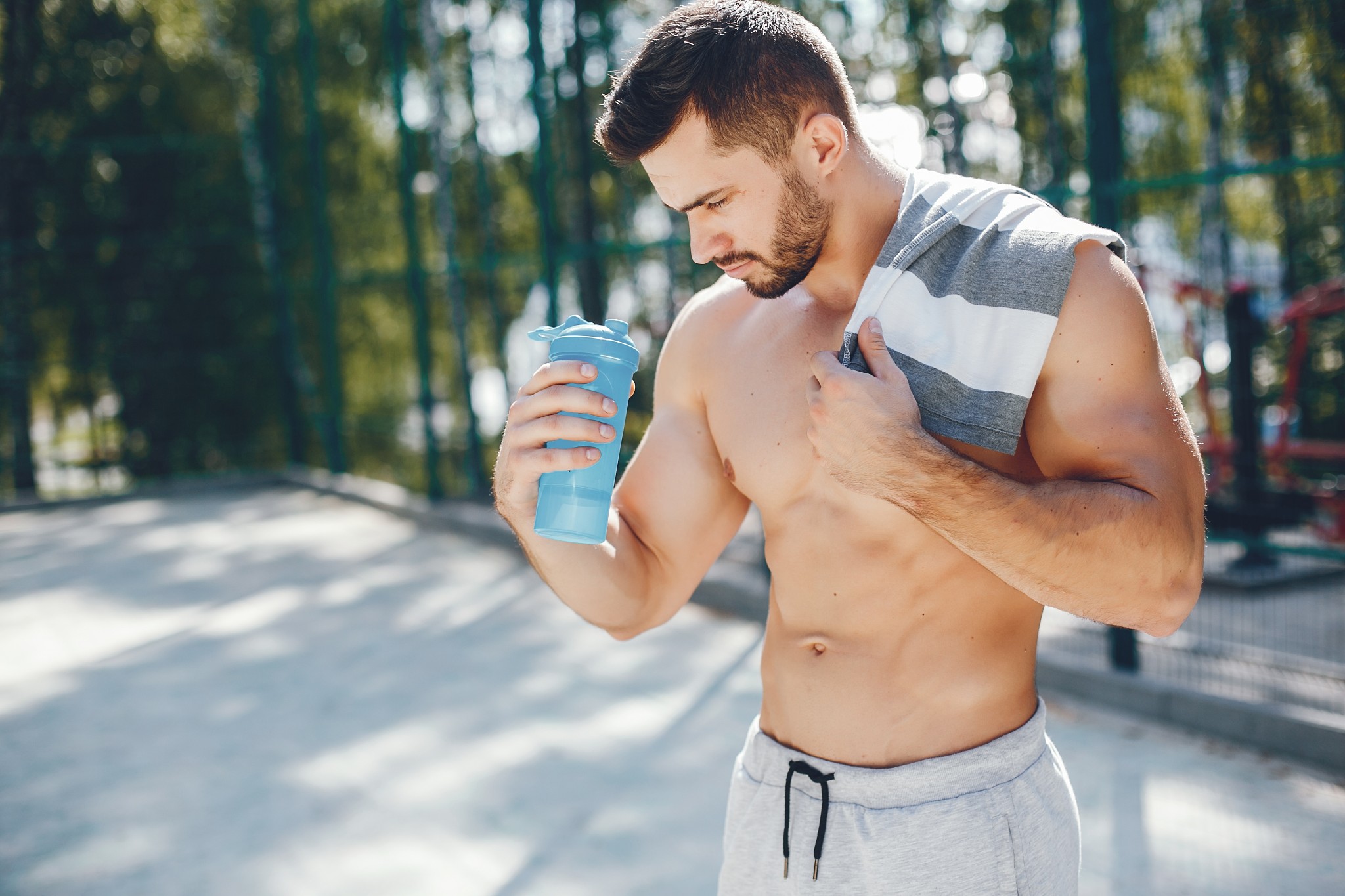 Pre workout là gì? Không phải “thần dược”, mà là bản đồ sinh lý học thu nhỏ Pre workout là gì? Không phải “thần dược”, mà là bản đồ sinh lý học thu nhỏ