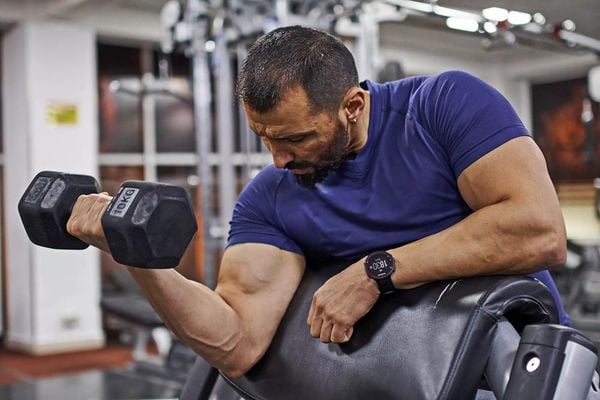 Preacher Curl tác động vào những nhóm cơ nào?