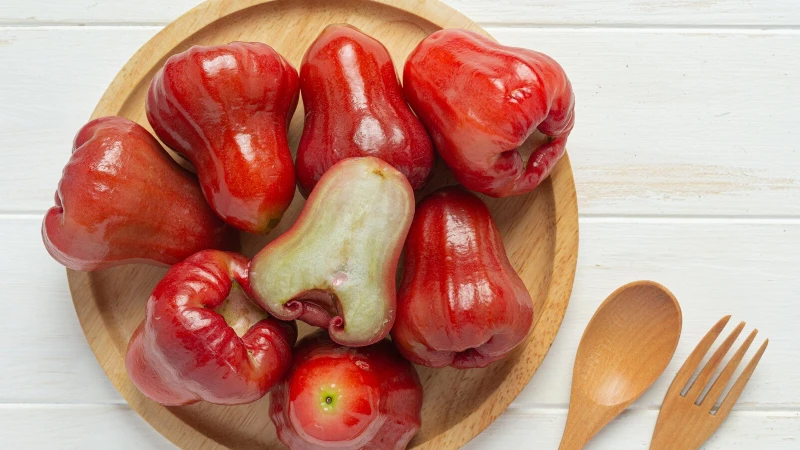 Ăn mận có béo không? Câu trả lời phụ thuộc hoàn toàn vào “bối cảnh ăn”, không phải “bản thân mận”