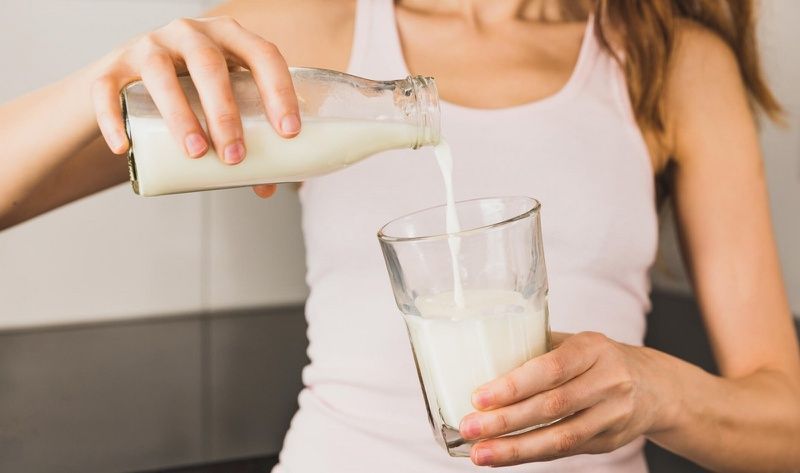 Uống sữa tươi không đường có làm bạn tăng cân không? Câu trả lời dựa trên cơ chế chuyển hóa