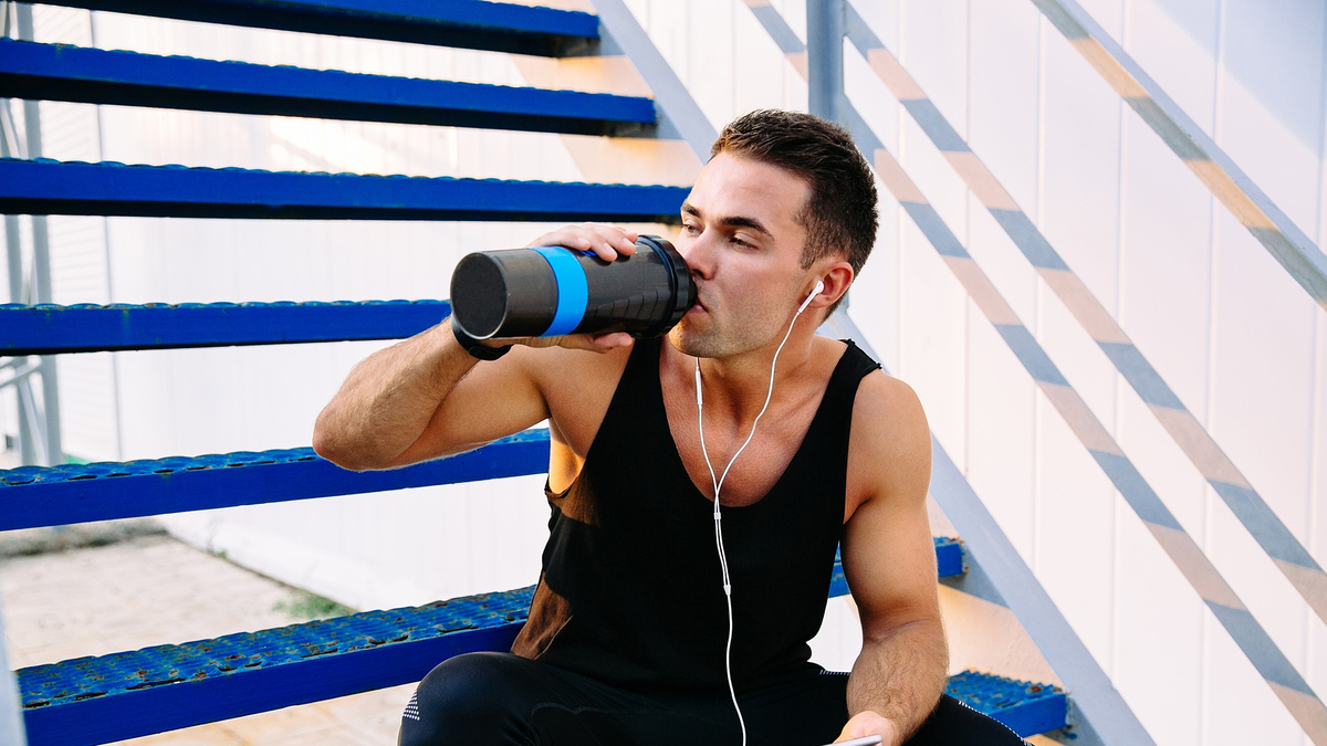 Thận làm gì với protein – và tại sao whey lại bị “đổ lỗi”?